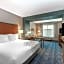 La Quinta Inn & Suites by Wyndham Kansas City Beacon Hill