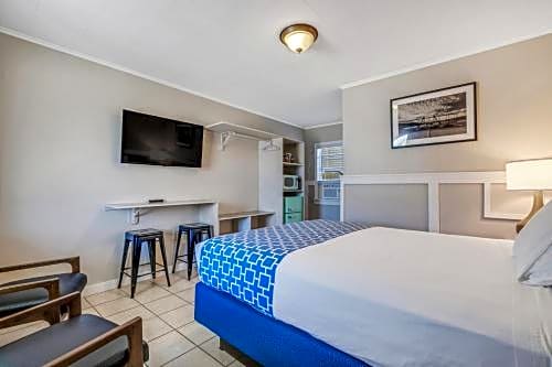 Dolphin Oceanfront Motel - Nags Head