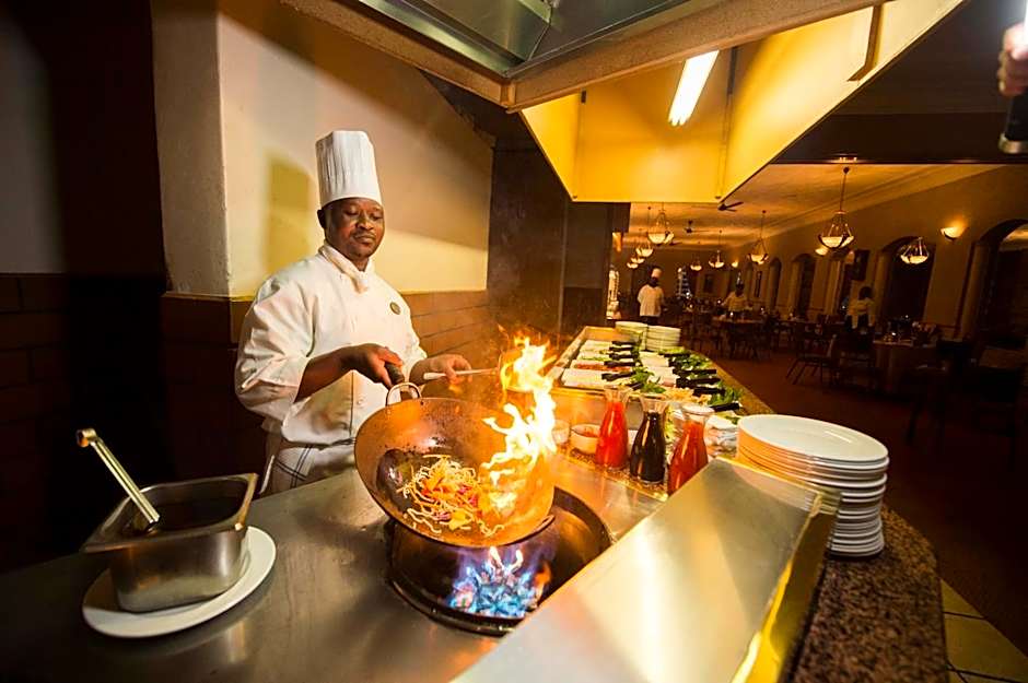 Cathedral Peak Hotel