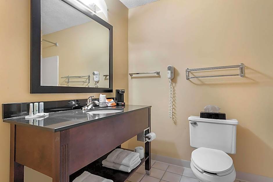 Quality Inn & Suites Lebanon I-65