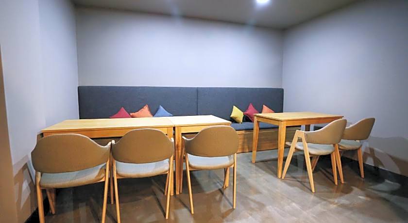 With U Hotel & Guesthouse