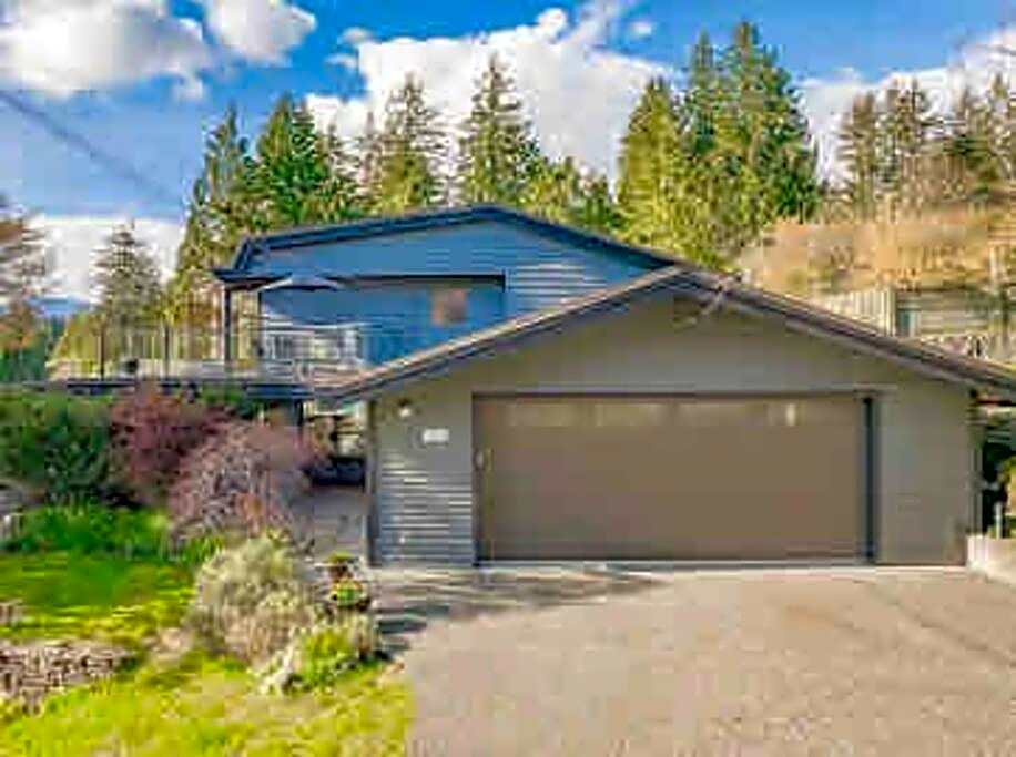 The Lions Self Contained Suite, Shared Pool, Hot Tub, Views