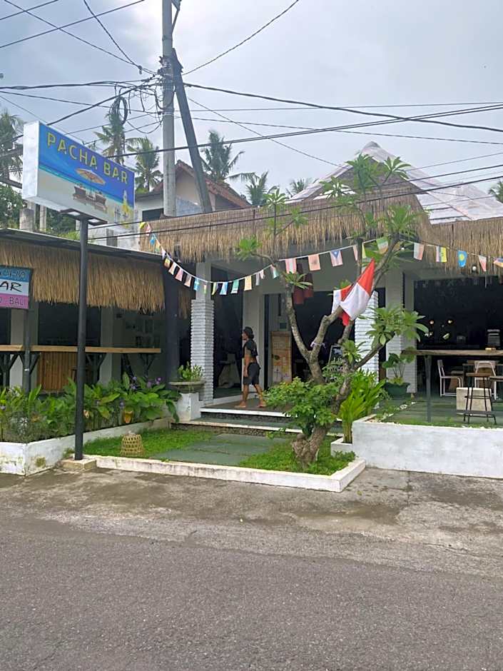 PACA'S Reggae Bar & Hostel