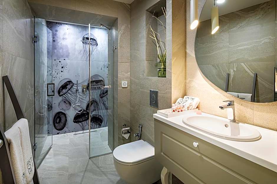 Gallery 37 Powered by ASTON