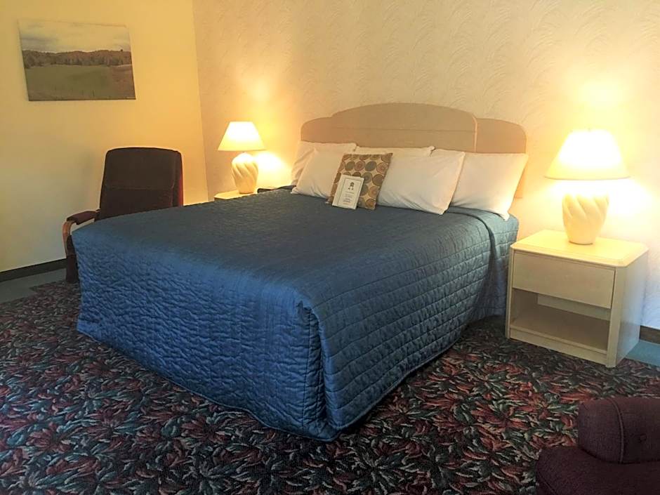Photo 1 of 4 of 1 King Bed