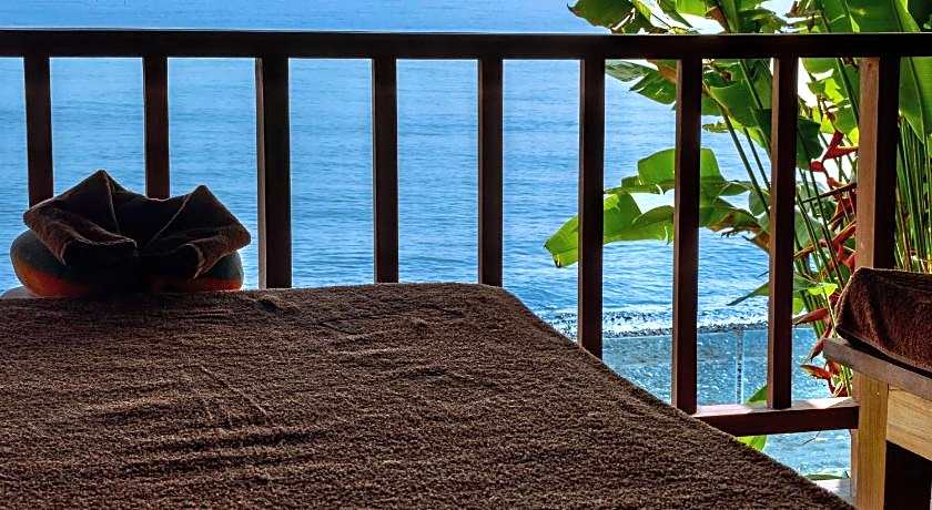 LOUKA BEACH BALI
