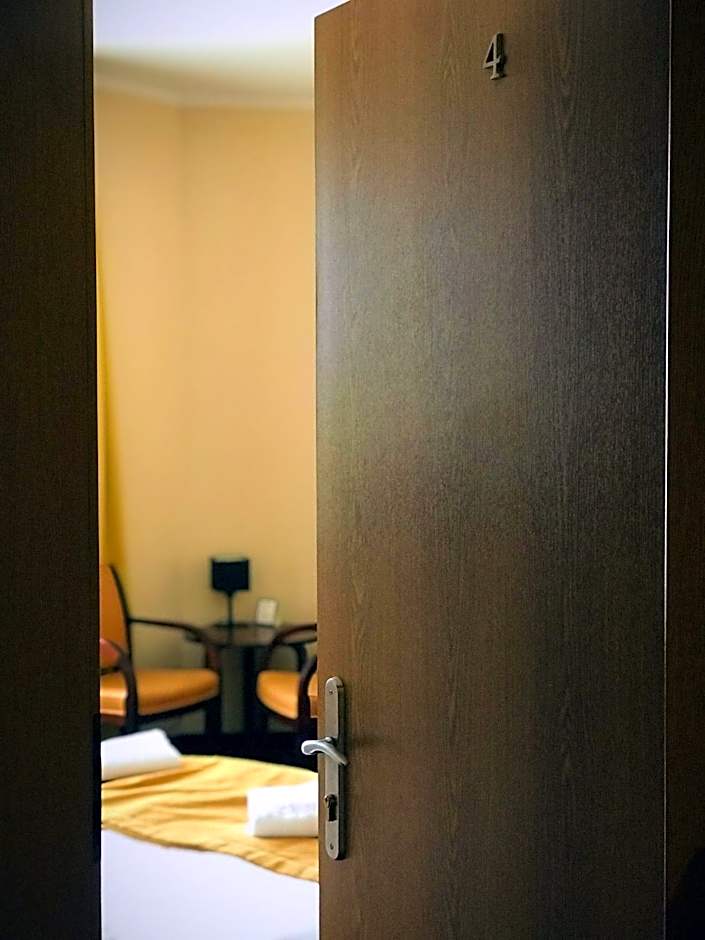 La Petite APARTMENTS & ROOMS