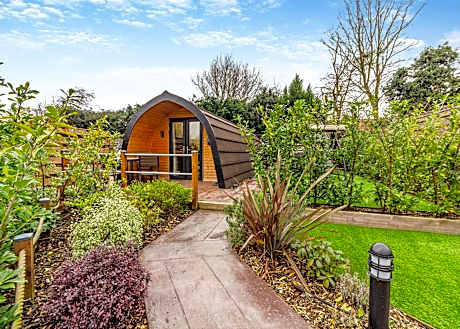 Peacock Lake Glamping