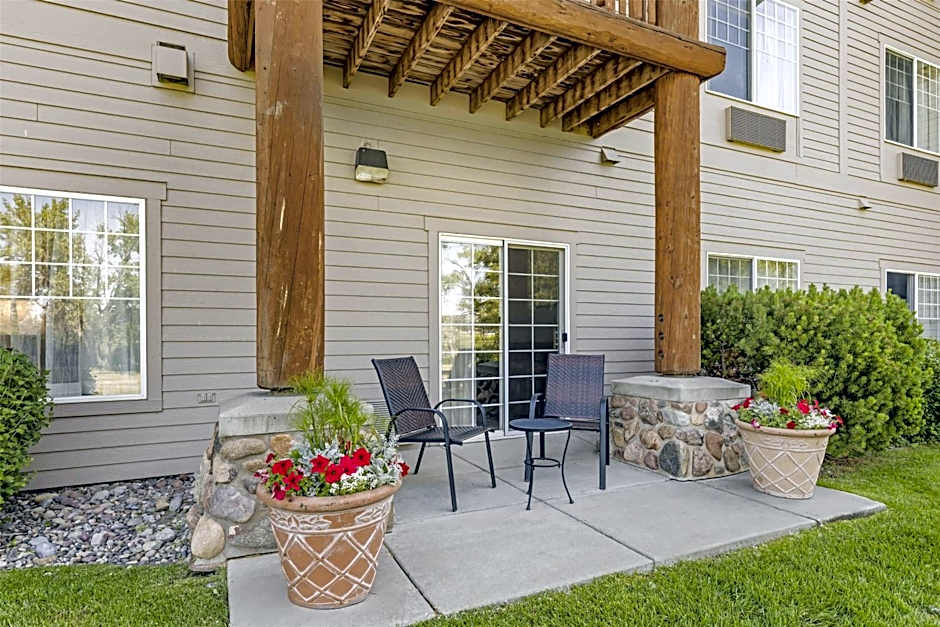 Best Western Plus Riverfront Hotel and Suites