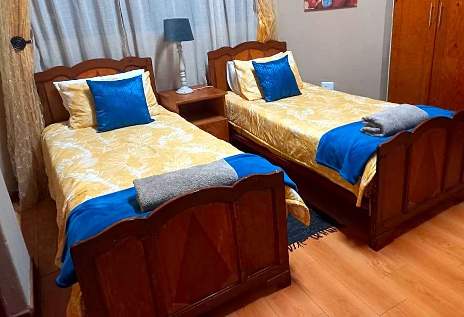 Gaggle Inn Guest Lodge