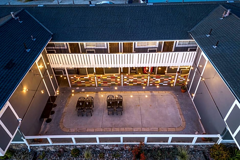 Gateway Lodge