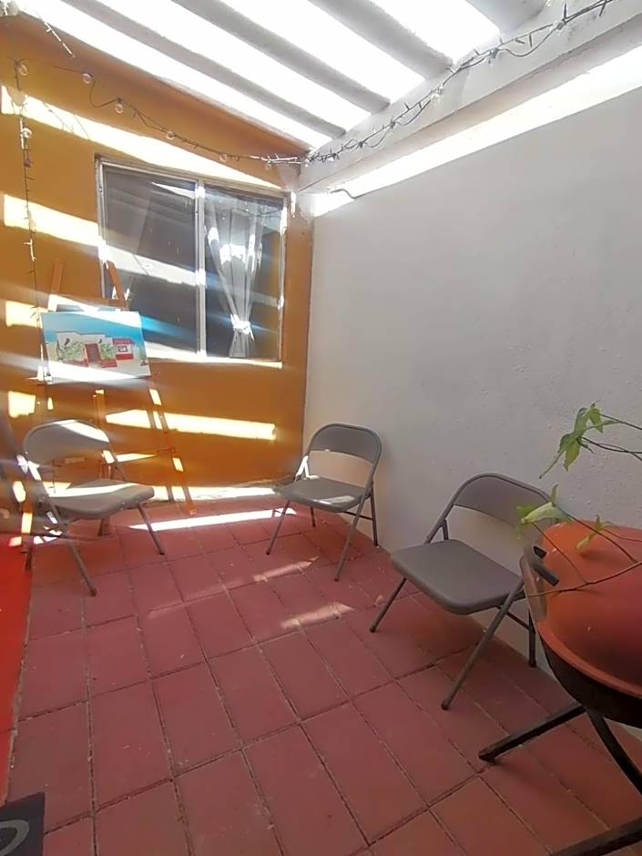Casa Gaviotas Art cozy 2 bed house with art studio close to downtown