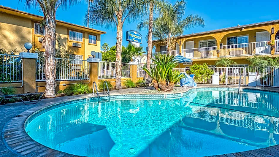 Hollywood City Inn