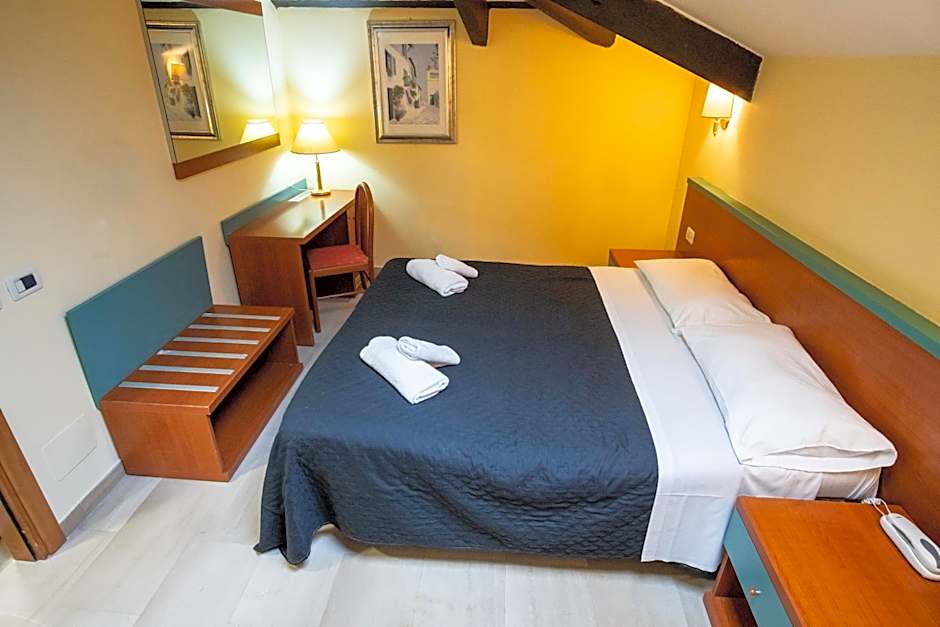 HOTEL CENTER 2