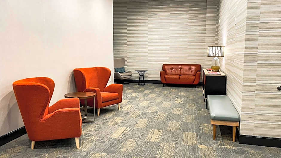 Holiday Inn Omaha Downtown Waterpark By IHG