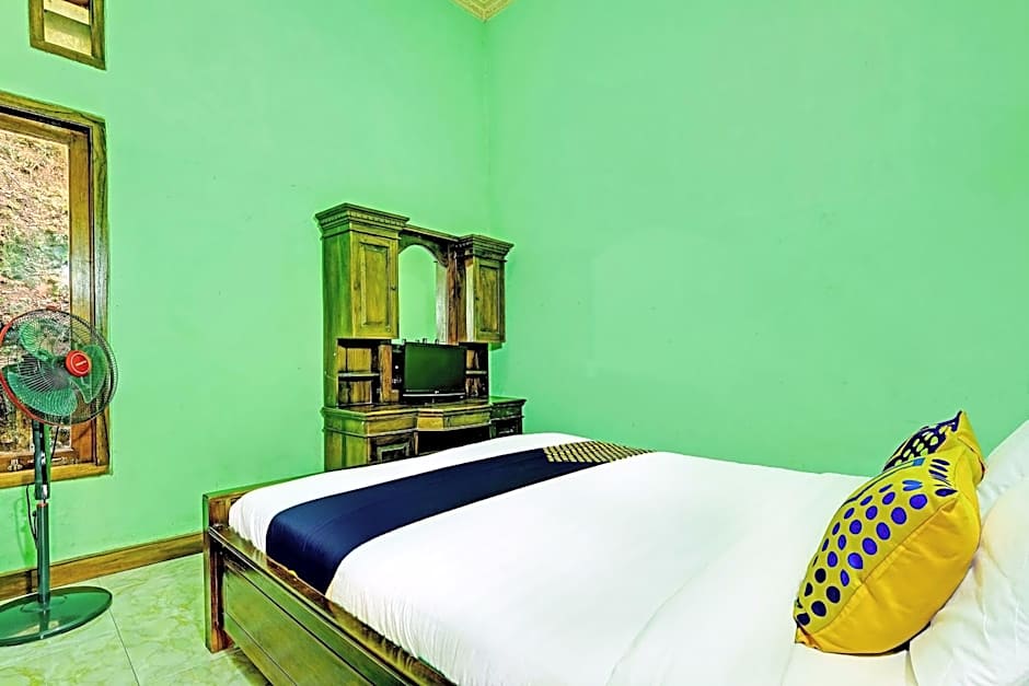 OYO Homes 91095 Desa Wisata Conto