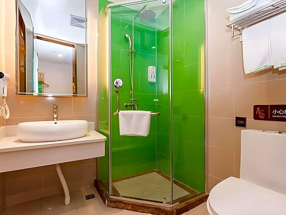 GreenTree Inn Yichang Wanda Binjiang