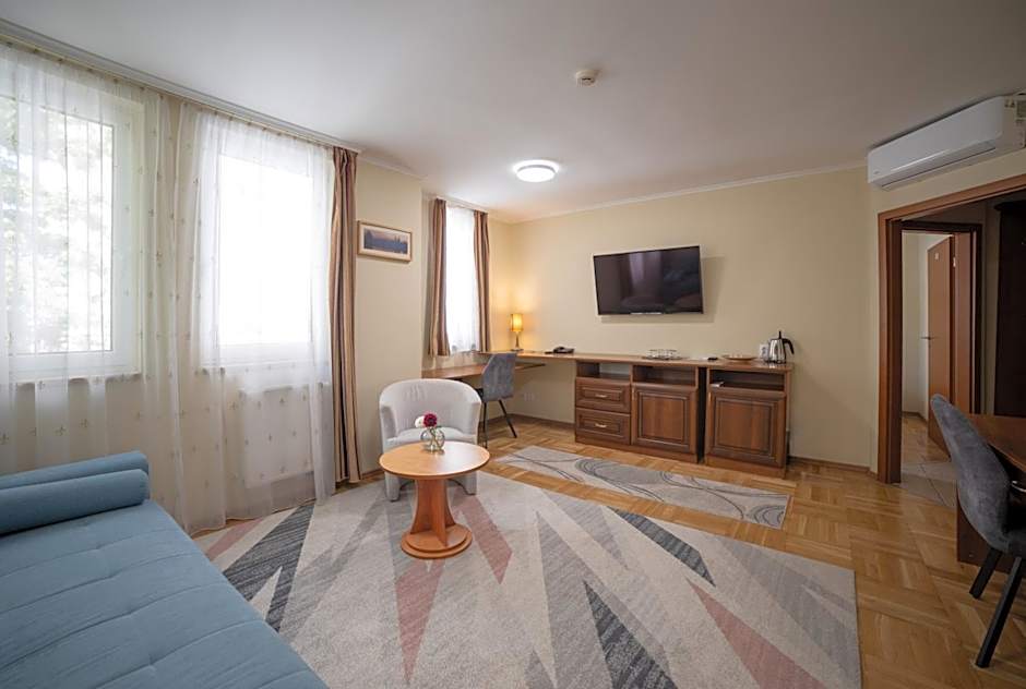 Dóm Hotel