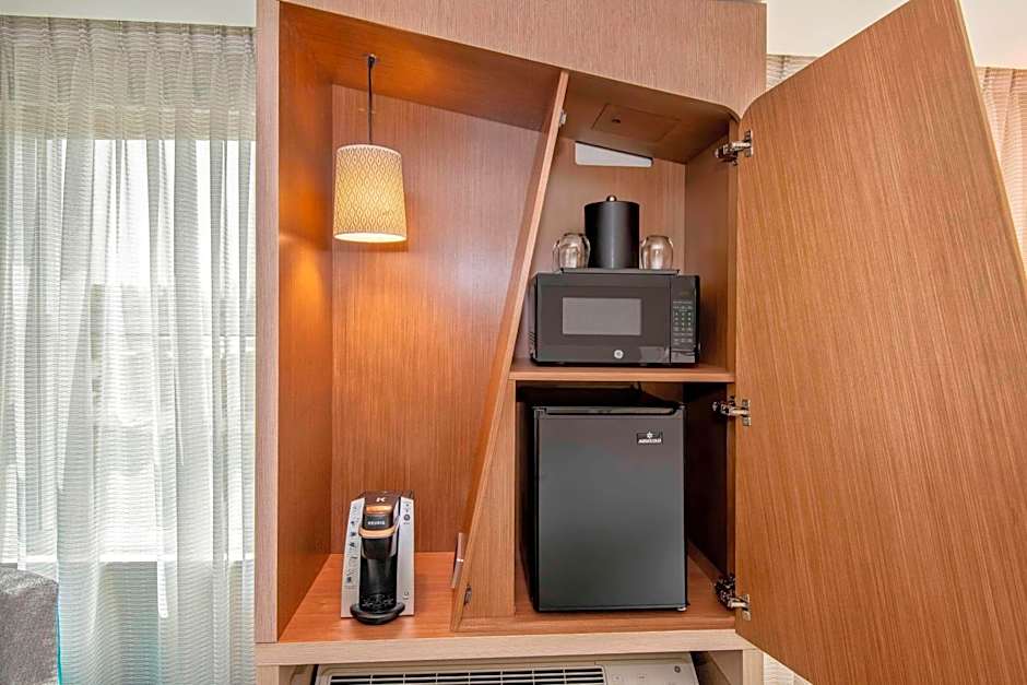 Courtyard by Marriott Raleigh Cary/Parkside Town Commons