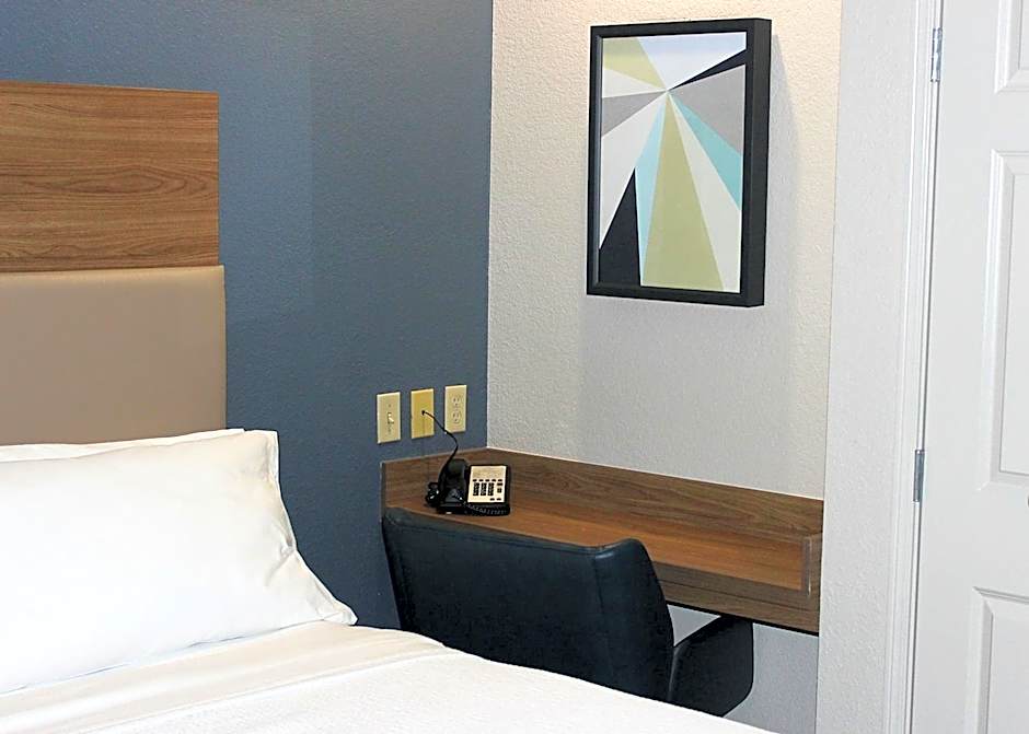 Candlewood Suites Fayetteville By IHG