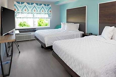 2 Queen Beds
