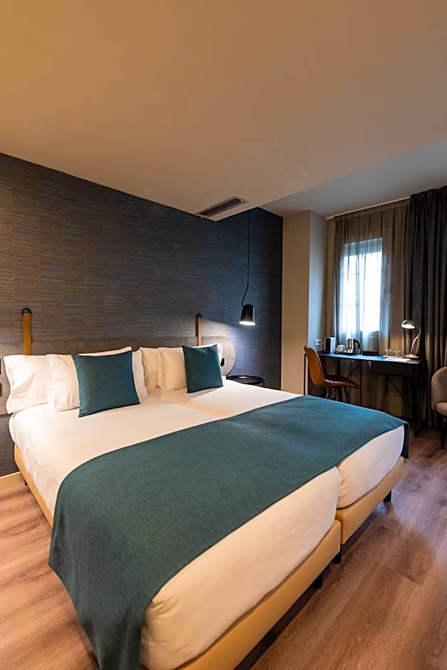 Atenea Rekord Suites