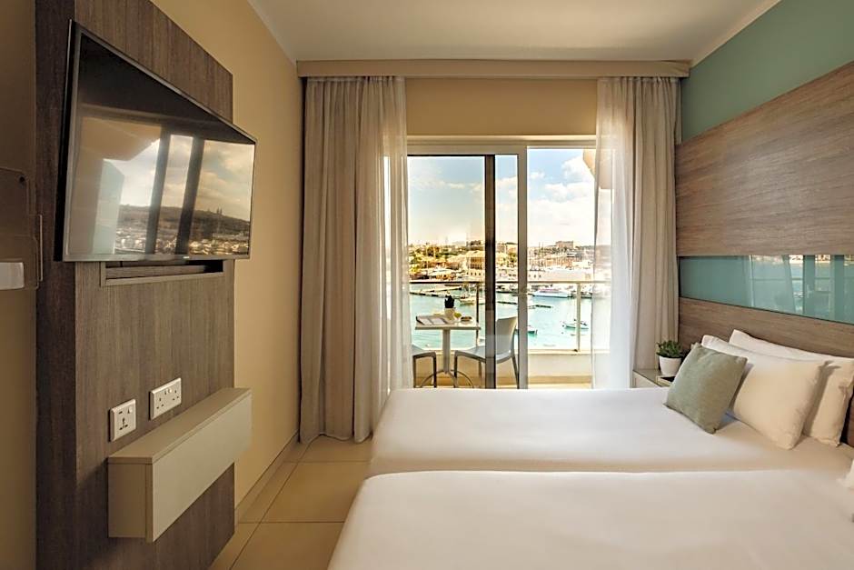 115 The Strand Hotel by NEU Collective