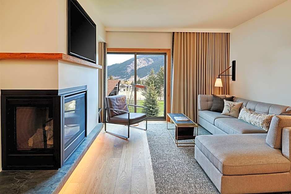 The Cloudveil, Autograph Collection