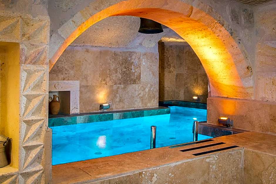 Cappa Via Cave Hotel