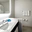 Holiday Inn Express Hotel & Suites Minneapolis-Downtown Convention Center by IHG