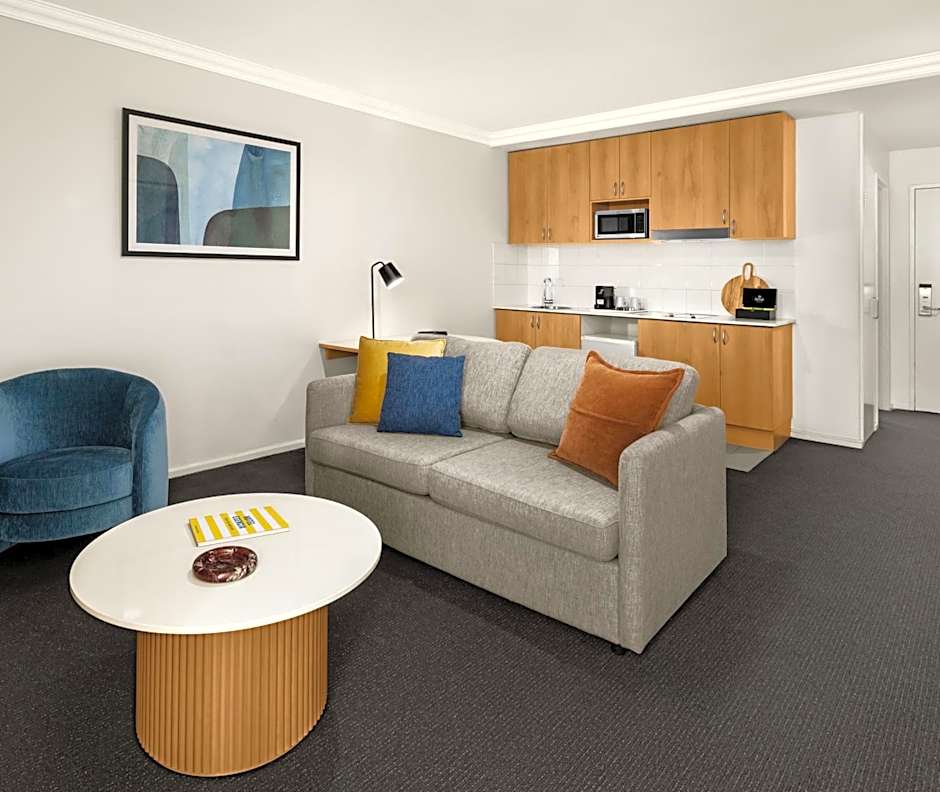 Oaks Perth Hotel