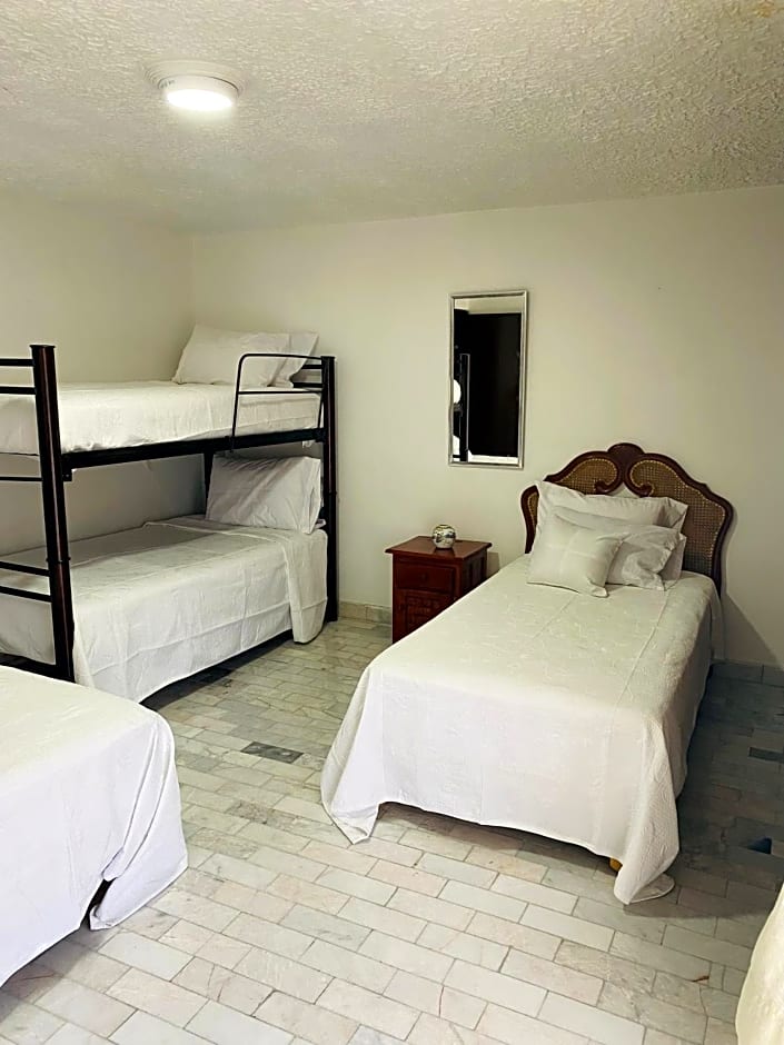 Hostal Guadalajara Cosmopolitan Providencia
