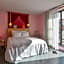 MOB HOTEL Paris Les Puces