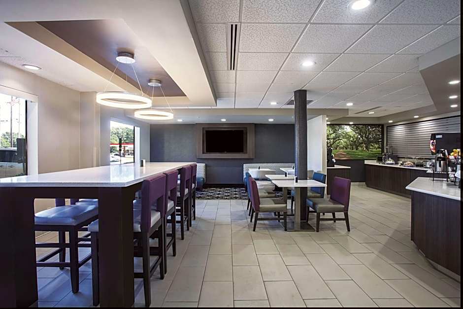 La Quinta Inn and Suites Jackson Airport