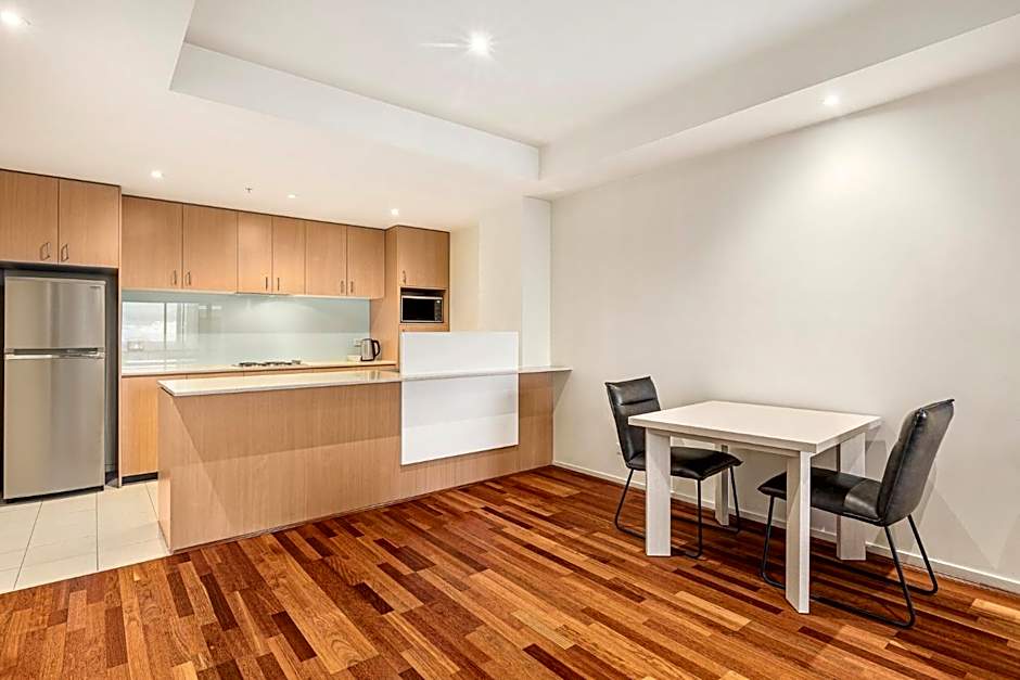 Oaks Melbourne on Lonsdale Suites