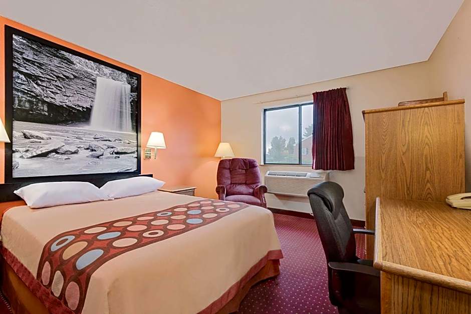 Hillside Inn & Suite