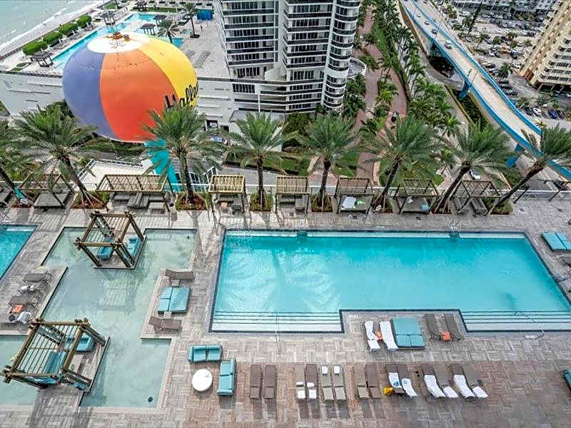 Beachside Contemporary Residence in Lyfe