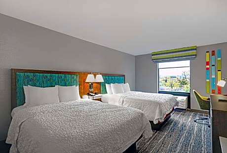 2 QUEENS MOBILITY/HEARING ACCESS TUB NOSMOK