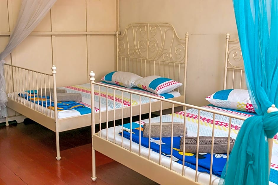 Voyage Home – Malacca , TX