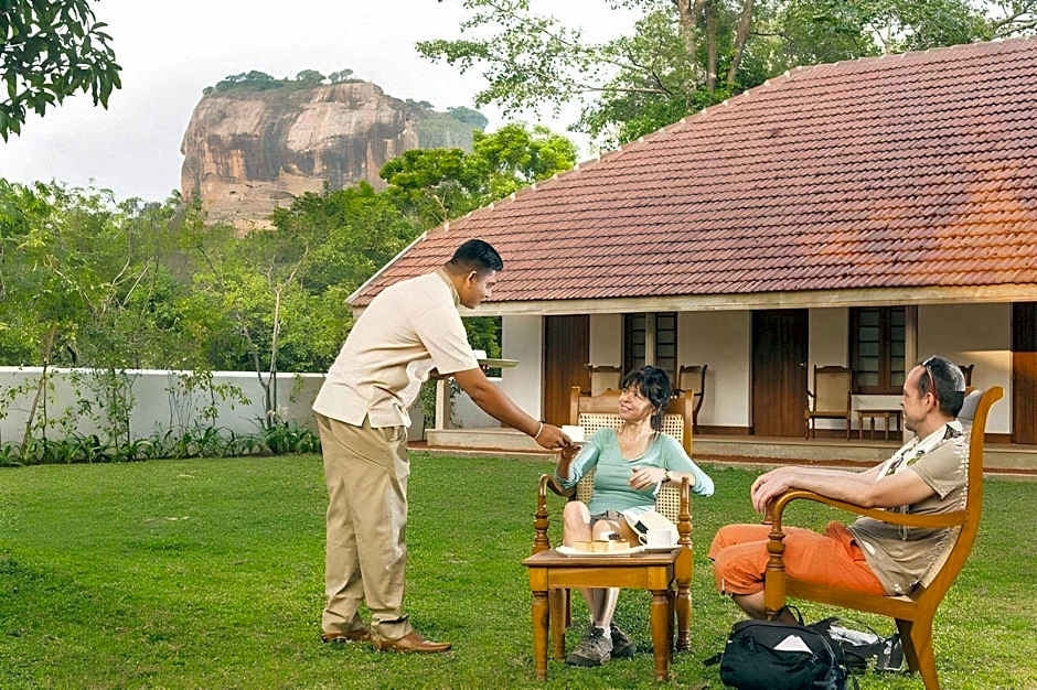 EKHO Sigiriya - 700 meters to Sigiriya Rock