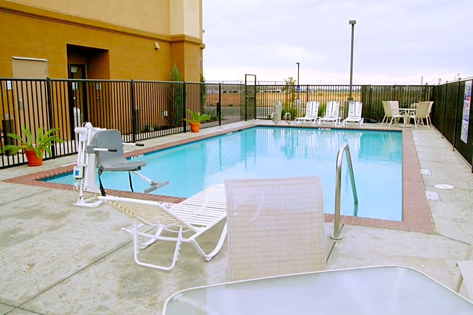 Hampton Inn By Hilton And Suites Madera