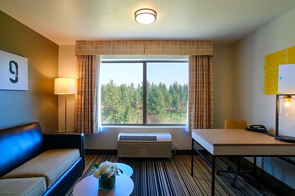 Oxford Suites Spokane Valley