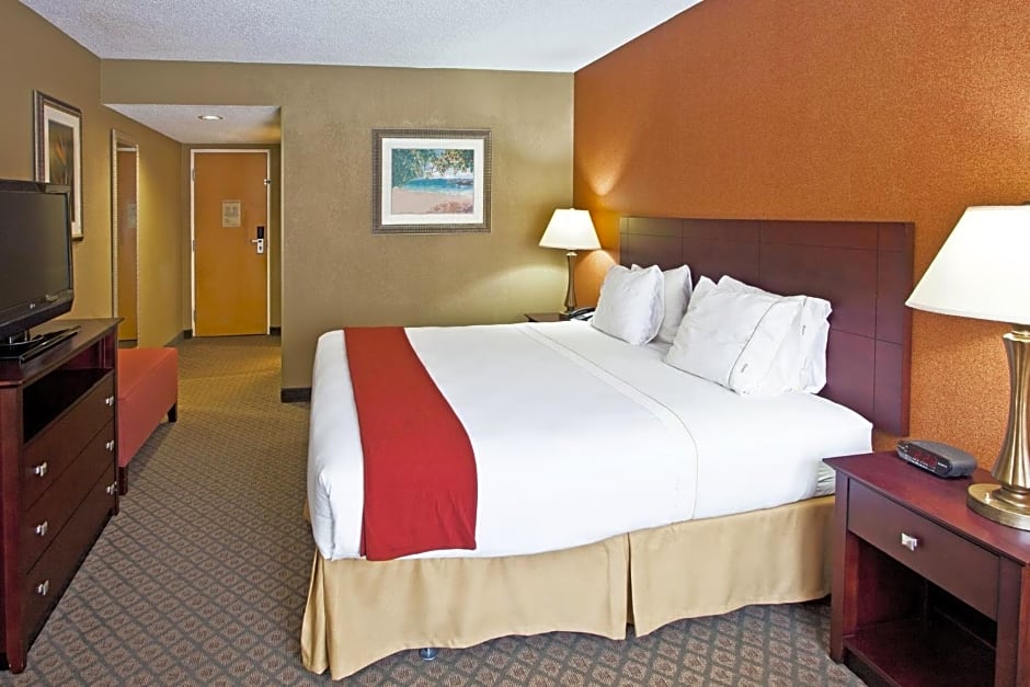 Holiday Inn Express Hotel Clearwater East - ICOT Center