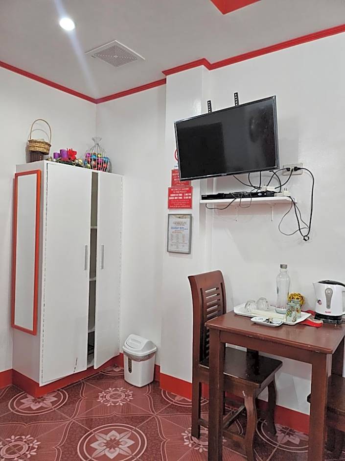 L & M Hearthstones Lodge