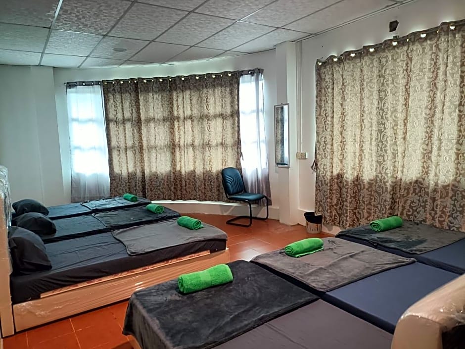 OYO HOME 90768 Flo Inn Motel