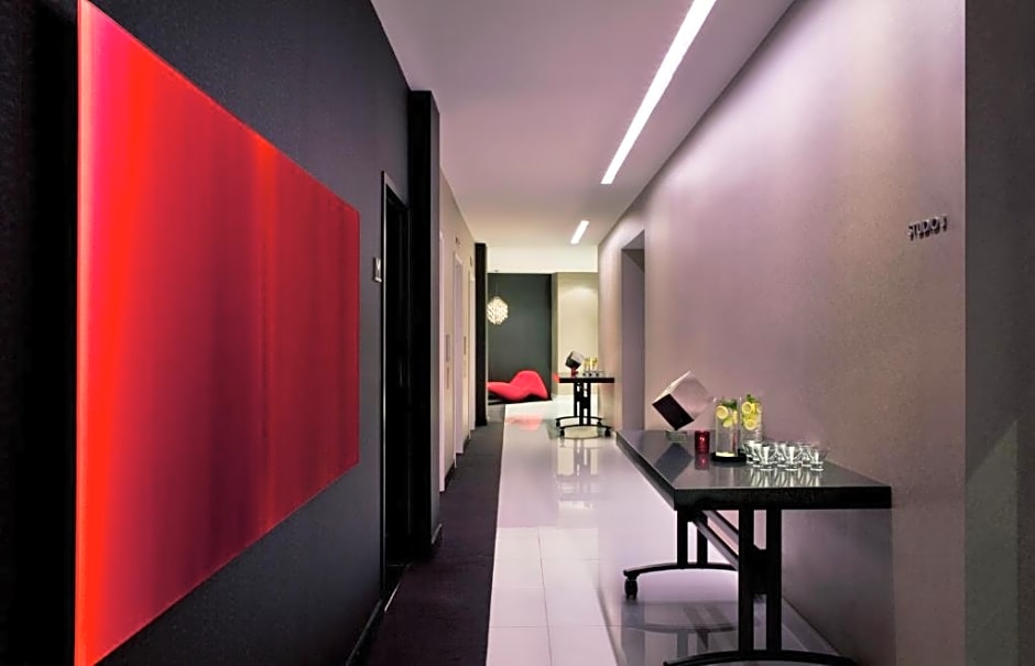 The Washington Hotel by LuxUrban