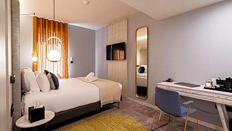 Classic Room - 1-Hour Spa Access from 8 PM to 11 PM (In the Hotel)