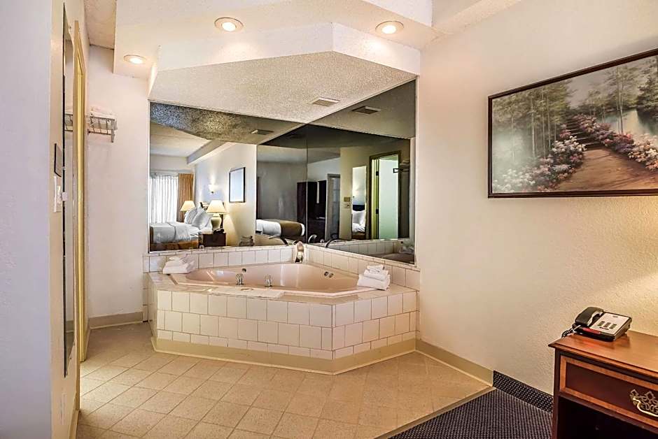 Quality Inn & Suites Albany Airport