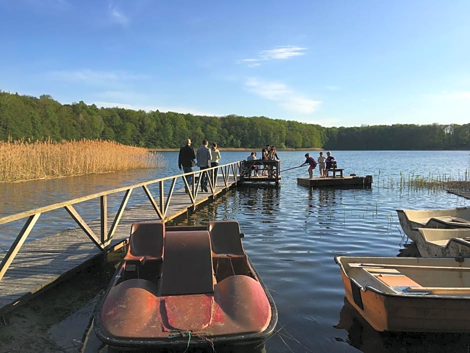 Stajnia Sarnówek Nad Jeziorem Różany