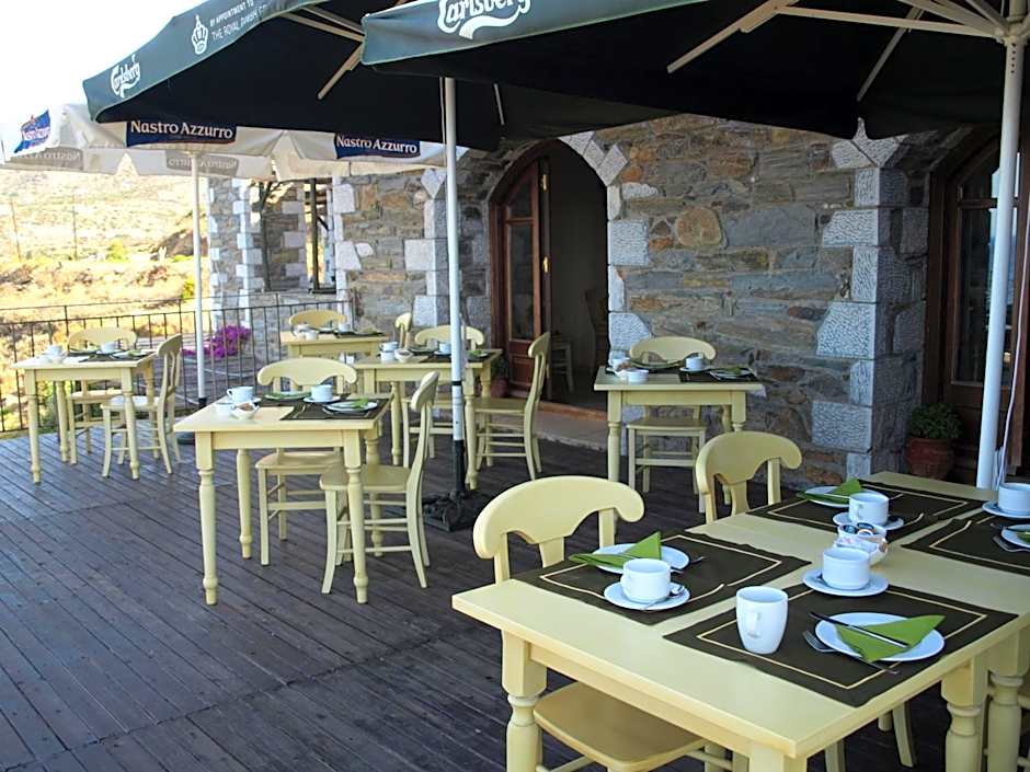 Porto Mani Suites